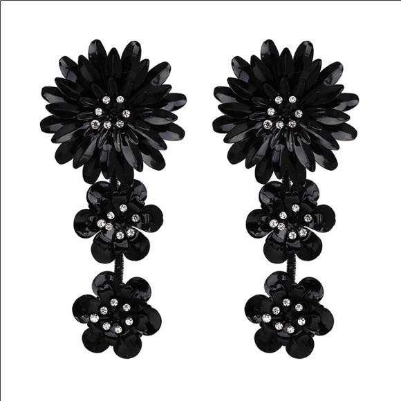 Jewelry - Black or silver Exclusive big flower earrings